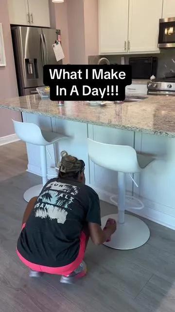 Replying to @✨ KELLY THE AFFILIATE✨📲 yes there diffuser oil is my favorite as a housecleaner #mopping #housecleaner #housecleaning #whatimakeinaday #cleantok #cleanwithme 