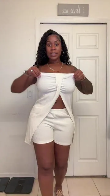 #OOTD Help a sista out! I don’t know if I wanna dress this up or down 🤷🏽‍♀️ #tiktokshopcreatorpicks #fashion #dealsforyoudays #superbrandday #superbranddfyd #cakesbody #nipcovers #purse #clutch #wig #wiginstall #lemodahair #nipcovers #tiktokshop #ootdcheck #fashioninspo 