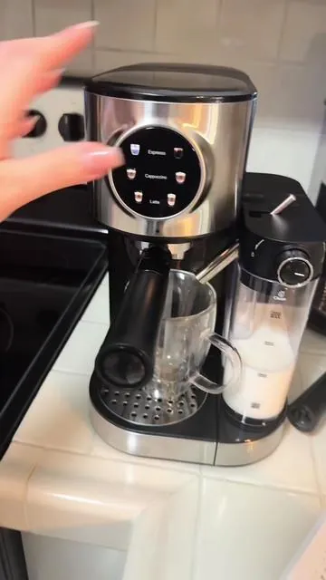 Si te gusta tomar café ☕️ Caliente 🔥 , Espumoso , fuerte !!! Necesitas esta cafetera moderna automática en tu vida 🫶 La vas Amar y te hará tus mañanas mucho más fáciles 😊Link en el carrito naranja ! Puedes hacer café Espresso sencillo , café Espresso ☕️ doble , café  ☕️ capuchinos y café Latte  es una delicia ( ordena la tuya ) que está en oferta !!! #dealsfordays #cafe#cafetera # #COWSAR #Espresso #Machine #20Bar,#cafecubano#cafeteraviral#cafe#cafeteraviral 