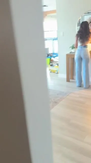 hahahahah we love a supportive king… but fr the cutest jeans omg!! ☺️  #tiktokshop #tiktokjeans #jeans 