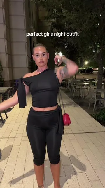 are yall seeing this outfit?!😻 Tiktokshop did its big one with this outfit im definitely ordering more colors #TikTokShopCreatorPicks #twopieceset #fashion #classyoutfit #datenightoutfit #tiktokshop #foryou 