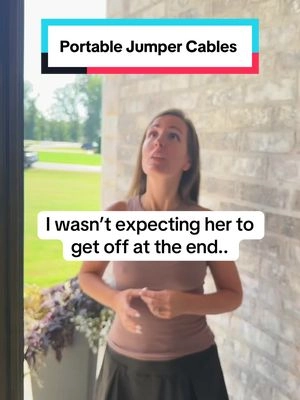 She was shocked at how well it worked #jumpstart #jumpstarter #portablejumpstarter #deadbattery #cartok #caressentials #carmusthaves #tiktokshopcreatorpicks 