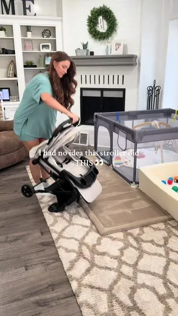 I had no idea this stroller had a hidden footmuff 😳 It zips open to keep your little one’s legs warm — genius! #momfinds #strollerhack #mompush #tiktokmademebuyit #babygear #momlife #lightweightstroller 