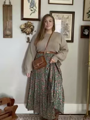 THE perfect Summer to Fall dress. I literally could not love this dress more 😍🍂🍁 #plussizefashion #plussizedresses #summertofall #plussizesummerdress #plussizefallfashion #fallfashion 