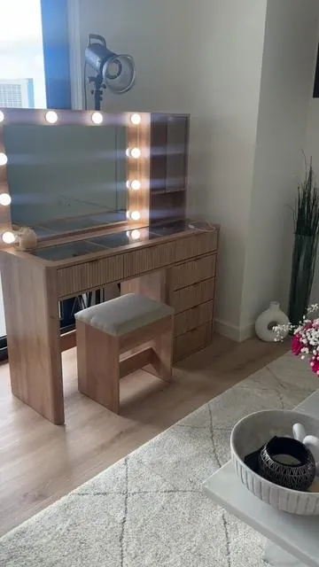 best tt shop find by faaar!! is so pretty😍 #vanity #vanitymirror #makeupvanity 