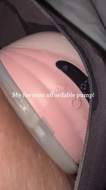 Costantly overflowing my MomMed S21 pumps! They're my favorite for my first pump of the day 🤗🩷 #exclusivepumper #pumpandpour #pumpandpourwithme #exclusivelypumping #oversupplier 