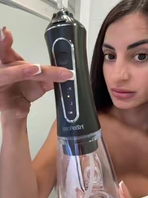 @h2oflossUSA  #tiktokshopdealsforyoudays #h2ofloss #waterflosser #oralhygiene #tiktokmademebuyit#dentistapproved 
