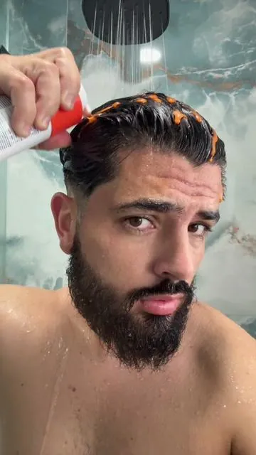 Rutina de aseo básica para hombre + outfit + rutina para densidad de cabello y prevenir la caída  • ya tienen la opción del kit que incluye ambos productos  #hair #hairproducts #hairproblems #hairgrowth #shampoo #grwm #mensgrooming #selfcare #hairroutine #hairloss #hairlossremedy #fyp #parati #mensfashion #hairstyle 