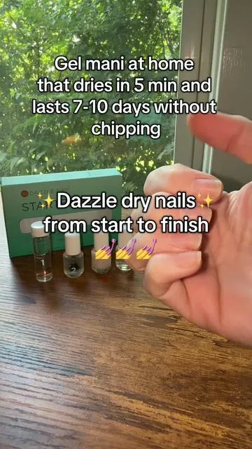 The best gel like manicure at home and they peel off in 14 days! No more soaking or sawing or spending hours at the nail salon! #dazzledry #nails #elegantnails #gelnailsathome #nailsathome #cleanbeautyproducts 