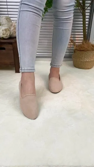 The perfect flats that are wide-foot friendly! Very comfortable work shoes.🥰🥿🫦 #flats #flatshoes #flatshoesstyle #springfashion #springtok #womensfashion #womensfashiontrends #tiktokshopfashion #officefashion #fashioninspoforyou #workshoes #sliponshoes #dresshoes #tiktokshopsummerturnup #widefootshoes #widefoot #flats #springshoes #tiktokshopspringsale #tiktokshopspringsale2025 #widefeetfriendly #widefeetapproved #widefeet #widefootfriendly