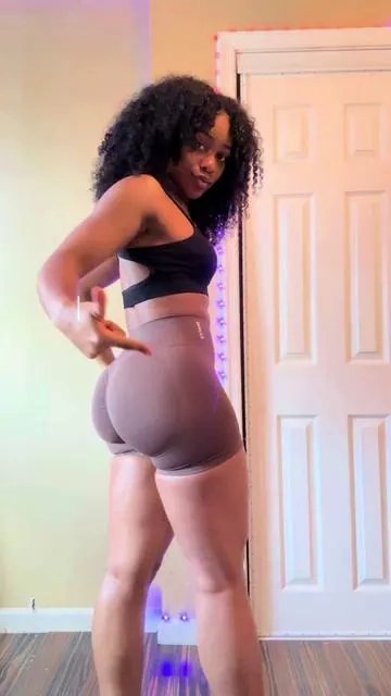 No gym? No excuses. These glutes still gotta grow 💪🏽🍑 Try this quick at-home booty burner that needs no equipment but still hits HARD ft.@Shafits Apparel 🔥  #GluteGains #NoGymWorkout #HomeWorkoutRoutine #BodyweightBooty #GlutesAtHome #LegDayEveryday #BuildABooty    