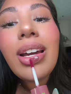 Replying to @Maria Rodriguez omfg this COLOR 😍💋👏🏽 glossy lip stains for the win!! @ColourPop Cosmetics #colourpopcosmetics #hydrapopglossystain #colourpophydrapop #lipstain #hydrapopglossylipstain #lipcombo #BeautyTok #creatorpicksbeauty #tiktokshopcreatorpicks #TikTokshopbacktoschool 