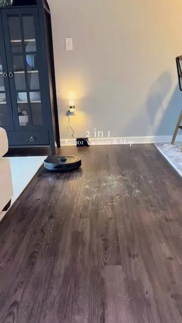 Lazy girl approved-the perfect vacuum/mop duo. @MIUZZY US #robotvacuumandmopcombo #robotvaccuum #robotvacuumcleaner #miuzzyvacuum #homecleaning 
