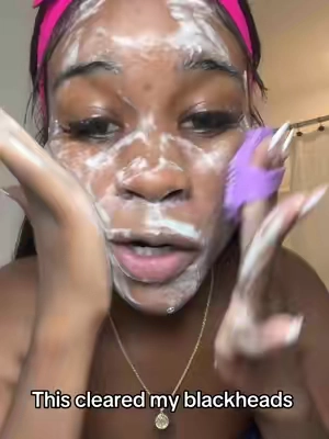 This sud scrub made my face so clean #facialscrub #exfoilatingscrub #clearskin #glassskin #skincare #skincareproducts #tiktokshop