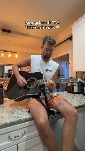 I found the steel string guitar on the TikTok shop right now. You can buy it on sale for a super good price. This is the perfect entry-level guitar for anyone who’s trying to learn. 
