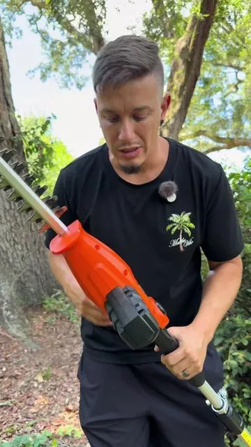 Basic trimmers don’t stand a chance—this VEVOR model cuts through thick hedges fast with less effort. #tiktokshopcreatorpicks #TikTokScenesContest #dealsforyoudays #vevor #vevorsummerlife #hedgetoolpower #gardenerschoice #cleanupcrew 