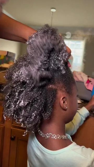 This unbrush makes washday a breeze!  #unbrush #unbrushflex #unbrushflexbrush #hairbrush #detanglinghair #4chair #unbrush4chair #detanglingbrush #ttsbeautybesties 