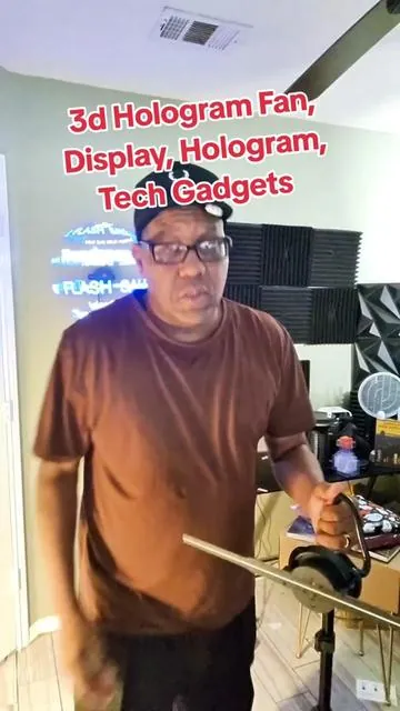 Replying to @ariscato73  You want to get the RIGHT 3d Hologram Fan For Sure!! #3dholographicfan #3dhologramfan #display #3dimage #hologram #holographicfan #anime #images #techgadgets #technology #tech #display #tiktokshopcreatorpicks #dealsoryoudays #techtok #trendsnapper  @3D Volux 