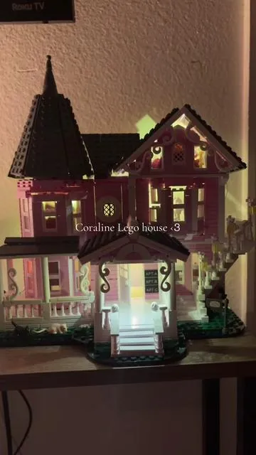 @BuildBoat in love with this ‹𝟹 #coraline 