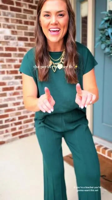 the classiest little knit set that feels like pajamas 🤩 perfect for teachers or office ladies! #teacherootd #workwear #twopieceset #knit #tiktokshopcreatorpicks 