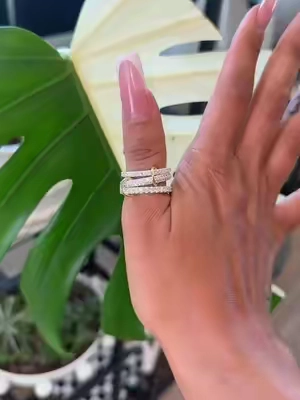 A stackable ring that’s elegant on its own and stunning in a stack. #stackablering #everydayjewelry #minimalstyle #ringstackgoals #daintyandchic 