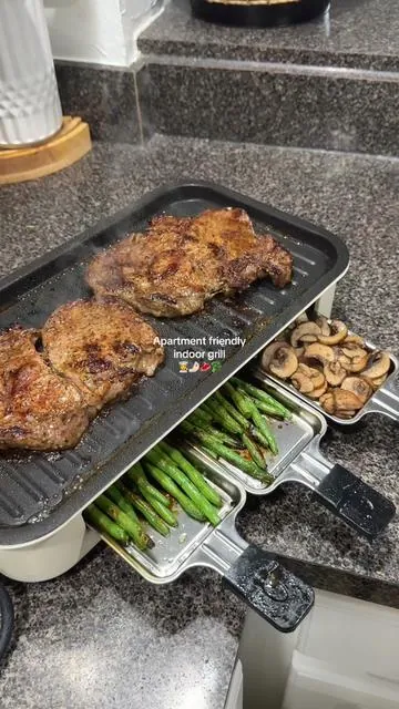 Perfect grill marks every time 🤌🏻 #fyp #foryou #indoorgrill #apartmentfriendlyhacks #steak #cookwithme #cookinghacks #creatorsearchinsights #fypシ #viralproducts 