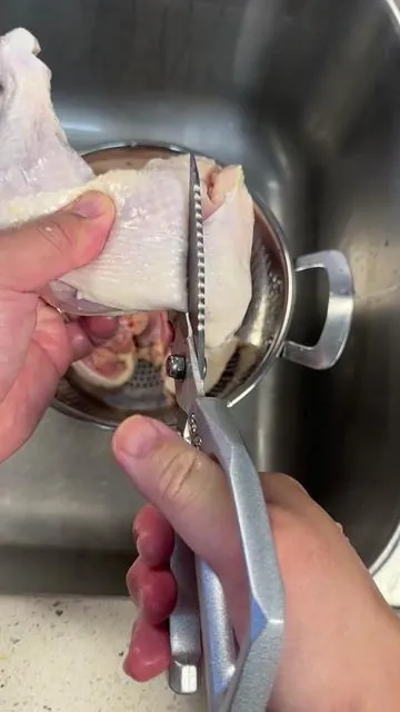 This is the best money you’ll ever spent on #tiktokshop . Essential kitchen tool!  #kitchengadget #tiktokmademebuythis #fypage #chefqstr #homechef 