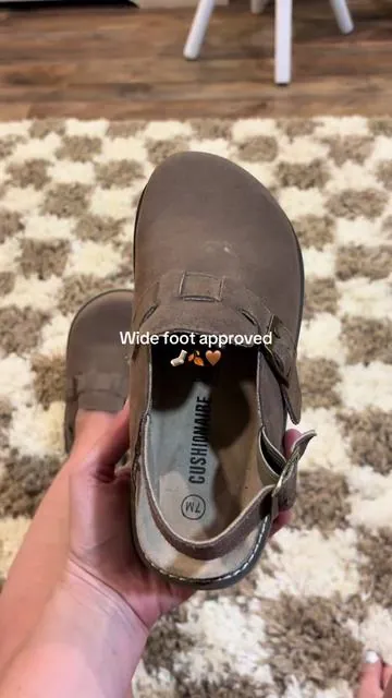 Cushionaire Women's Brooklyn slingbacks, the absolute cutest clogs!! #cushionaire #cushionaireclog #womensclogs #clogs #cushionaireshoes @Cushionaire 