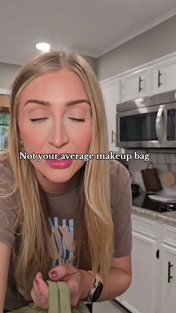 GRAB IT WHILE IT'S ON SALE!! 💄💗 This makeup bag is seriously one of the best products I've ever gotten from TikTok shop. It's a 10/10 in storage capacity, quality, design, etc. When it's dirty, I toss it in the washing machine! #makeupbag #makeupcase #makeup #makeupstorage #makeuporganization #makeuporganizer #makeupbags #tiktokshopbacktoschool #tiktokshopfinds #tiktokmademebuyit @Lovevook Bags @lovevook_official @lovevook_us 