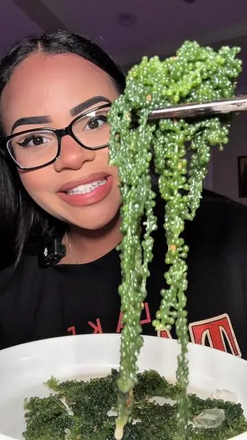 First time trying sea grapes and they were a 10/10! I really enjoyed these and definitely will be making them again soon!!!🍇💚 #tiktokmademebuyit #tiktokshopcreatorpicks #seagrapes #fyp #viralvideo 