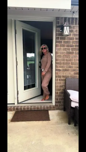 My best seller!! This jogger set is AMAZING! This will be my go to set this fall! #joggerset#tiktokshop#fy#fallclothes#outfit 