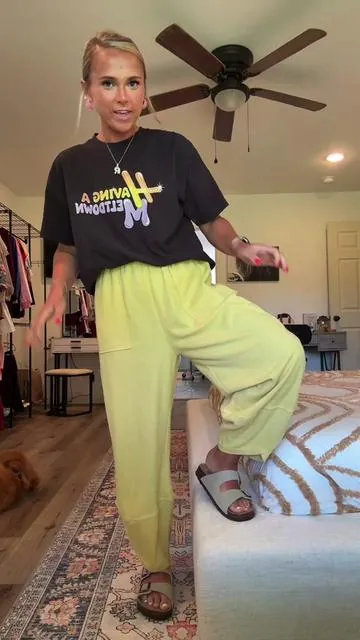 Love these pants 😍 #tiktokshopbacktoschool #spotlightfinds 