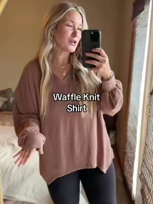 The perfect top for leggings does exist!! 🤩👏🏻✨ #waffleknittop #oversizedtop #leggingsoutfit #longsleeve #fallfit