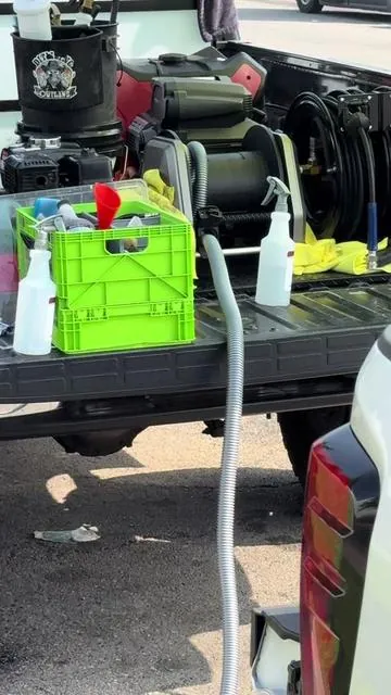 Level up your detail setup with a giraffe tool 30 foot retractable hose reel! #detailequipment #detailing #detail #vaccum #vacuummaid #tiktokshop #detailermusthave #detailsetup 