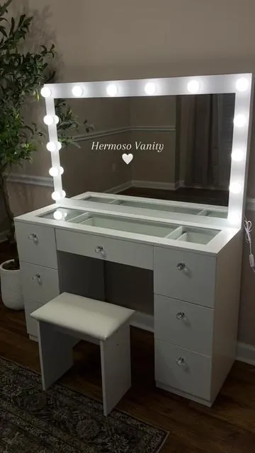 ✨🤍#vanity #vanitymirror #vanitymakeup #vanityorganization #vanityroom 