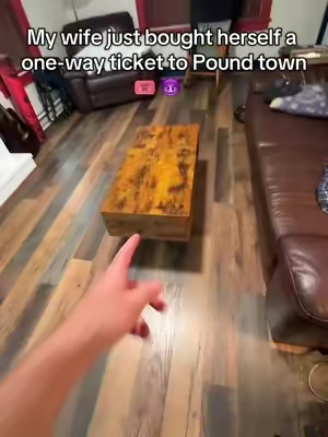 Literally best coffee table I’ve ever seen #furniture #coffeetable