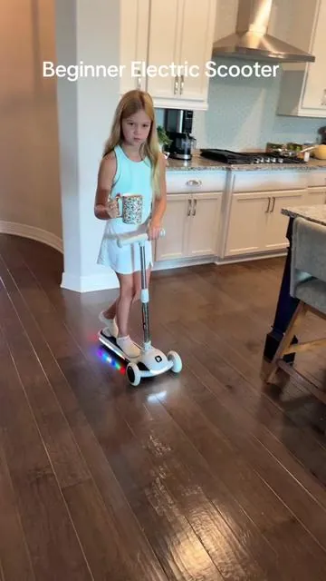 Finally an electric scooter made for beginners aged 3+ @fanttikride us #fanttikride#electricscooter #scooter #kidsscooter 
