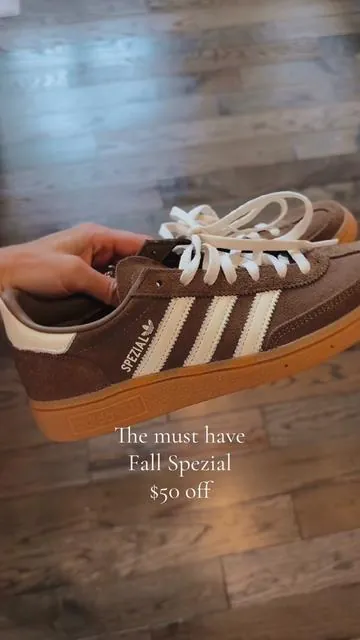 🍂 Stepping into fall with these must-have kicks! 🍁✨ Pro tip: size down 1/2 for the perfect fit—>no more extra room for those autumn leaves to sneak in! @wise_sneakers 👟❤️ #FallFashion #ShoeLove #PerfectFit  #sneakers #adidas 