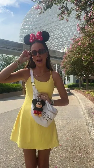 Obsessed with this yellow color💛 #ootd #easypeezy #halaradress #fitcheck #comfyoutfit 