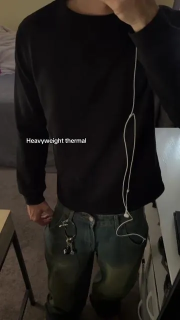 Size up on this clean black thermal tho #thermal #longsleeve #cropped #streetwear #outfitinspo 