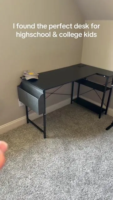 Got my son a new desk for the school year 🙌🏼 #furniture #dormfurniture  #gamingdesk #tiktokshopcreatorpicks  #desk 