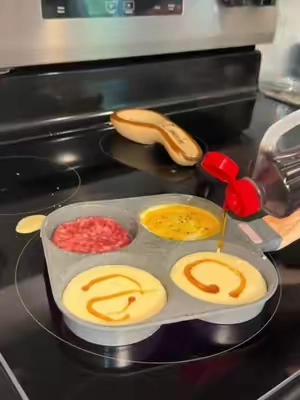 So easy, and SO delicious omg🤌🏼 #mcgriddle #breakfast #mcgriddlesathome #easybreakfast #breakfastideas 