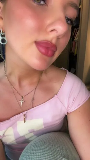 I’m wearing shade lovely but charming is definitely my favorite shade #wonderskin #lipstain #lipstainviral #lipcombo #lipcombotutorial 
