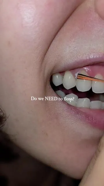 Do we NEED to floss? 👀 @Better Biöm  #floss #silkfloss #dentalhygiene #teethhealth #teethcleaning 