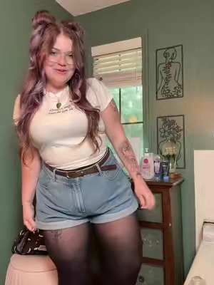 THESE ARE SO CUTE #shorts #girlies #midsize #apronbelly 