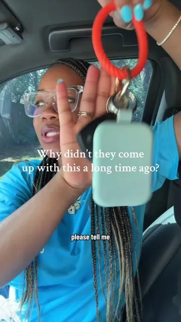 3-1 key ring charger! So clutch! 