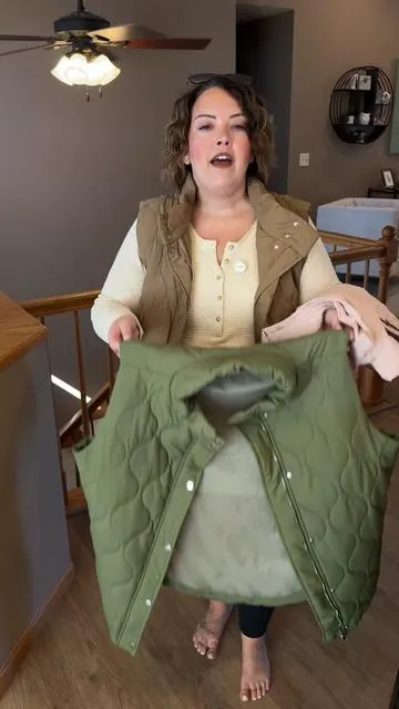My favorite vest from @Evaless_official that comes in a ton of colors! This quilted puffer vest is a must have for Fall! #puffervest #quiltedvest #falloutfits #puffervestoutfits #vestoutfit 