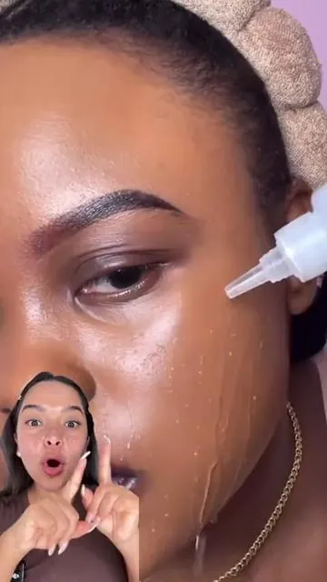 #greenscreenscan ❤️ ¿Base resistente al agua? La Be Velvet Cushion de Espoir lo tiene TODO: cobertura perfecta, acabado aterciopelado y tu tono ideal entre más de 20 opciones. Mira cómo pasa la prueba del agua y queda intacta. ¿Lista para probarla? @espoir USA  #rushtok2025, #espoircushion,  #cushionfoundation  #espoir 