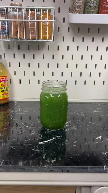 I am tired of #juicer, cause I don’t see the point in getting a juicer anymore. This #nutmilkmaker can chop down everything more finer that your body need it#fyp #tiktokshoplabordaysale #vitamix #multifunctional #kiwi 