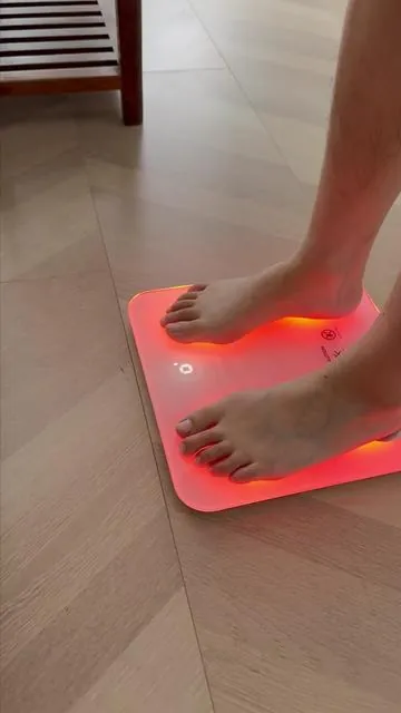 Step on your smart scale ➡️ get instant feedback 💡
 #techgadgets #smartwatch #homefitness #smartwatches #wearabletech #hometech #weightscale #healthtracker #smartbodyscale #smarttapemeasure #SmartScale #SmartBodyScale #DigitalScale #FitnessGoals #WeightLossTips #HealthyLiving #HealthJourney #DailyProgress #StayOnTrack